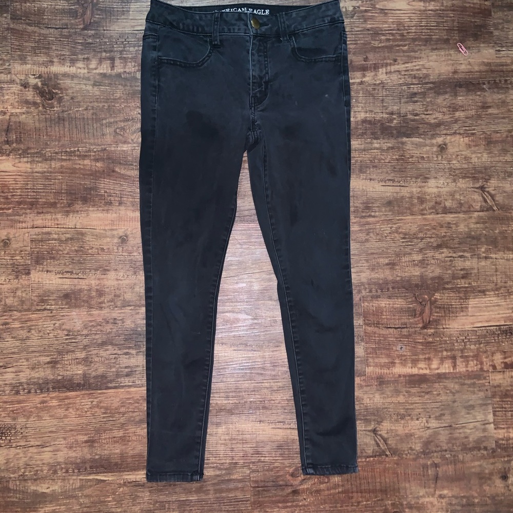 Black American Eagle Skinny Jeans (Size 6 SHORT)